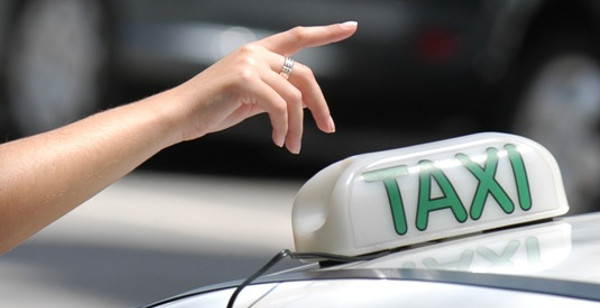 Você sabia que é possível calcular a tarifa de Taxi online?